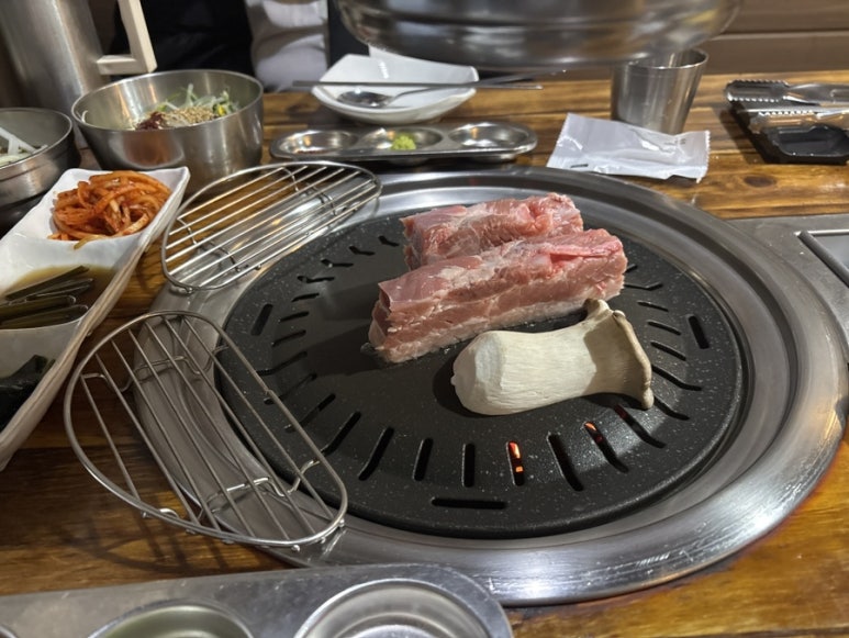 신천돼지잠실 : 두툼삼겹살